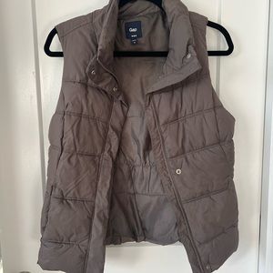 Gap vest